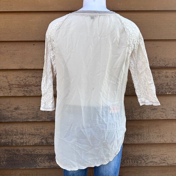 Womens XL MNK Lace Sleeve Top With Bull Skull Floral Design Beige & Cream Sheer - Picture 3 of 9